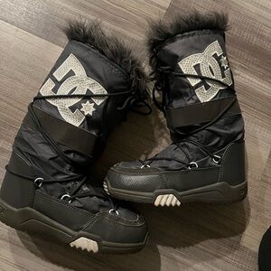 DC Grey Chalet Snow Boots with Fur